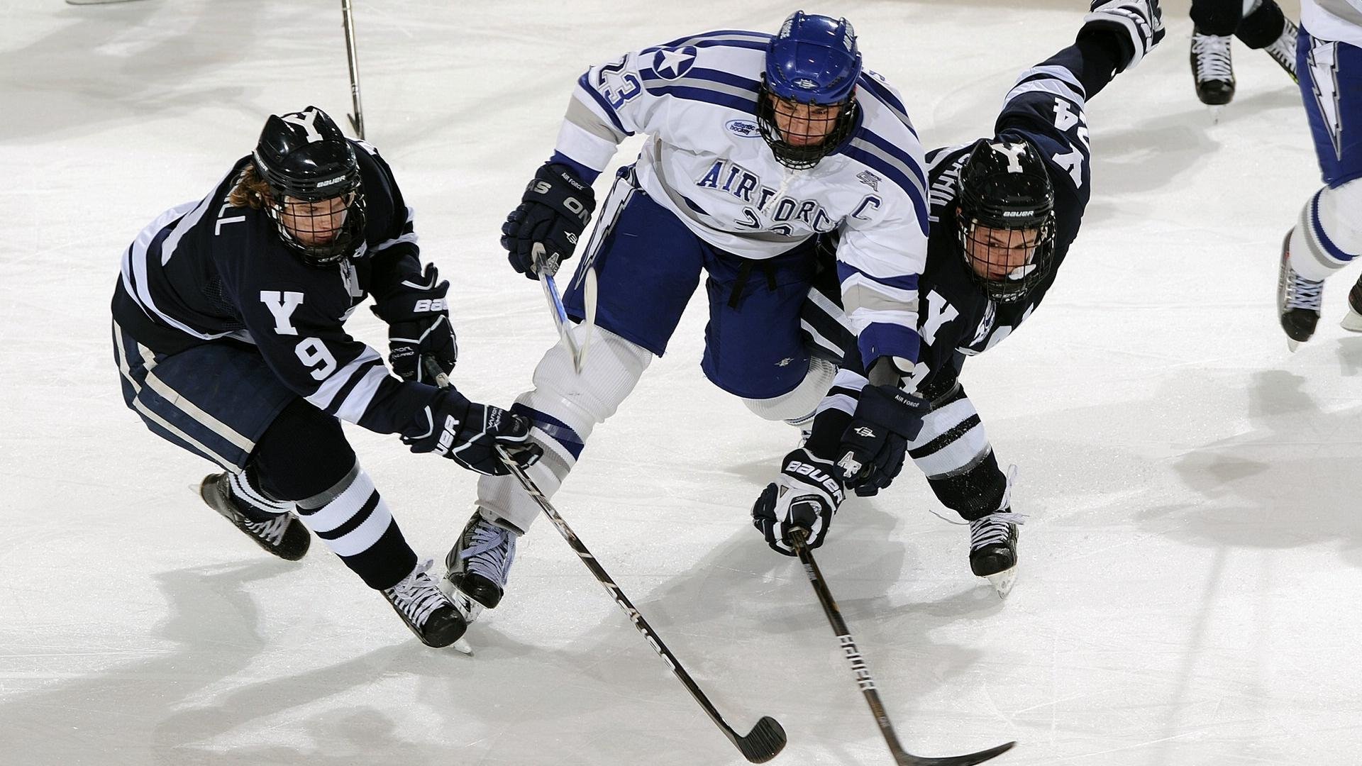 CS2枪械对决引爆全场热血，cs1.6对枪