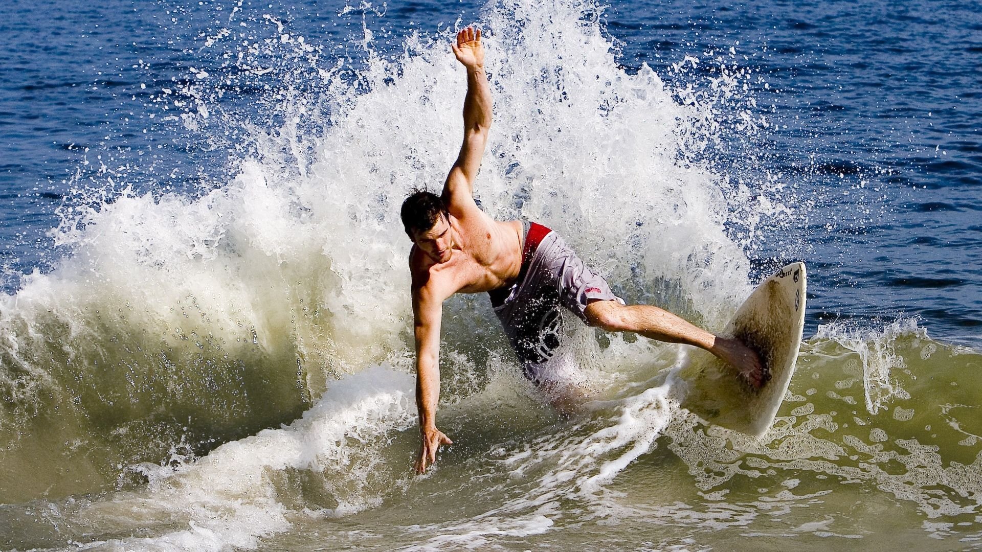 LPL粉丝呐喊声点燃赛场，rng呐喊声