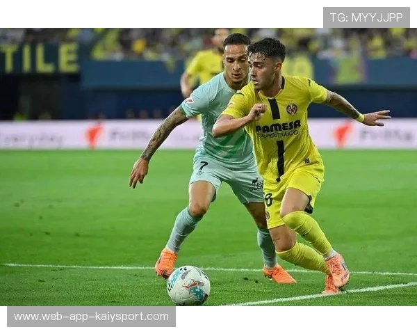 曼联的痛：25岁安东尼跟队友精妙配合后飙世界波，安东尼泰勒执法曼联的比赛